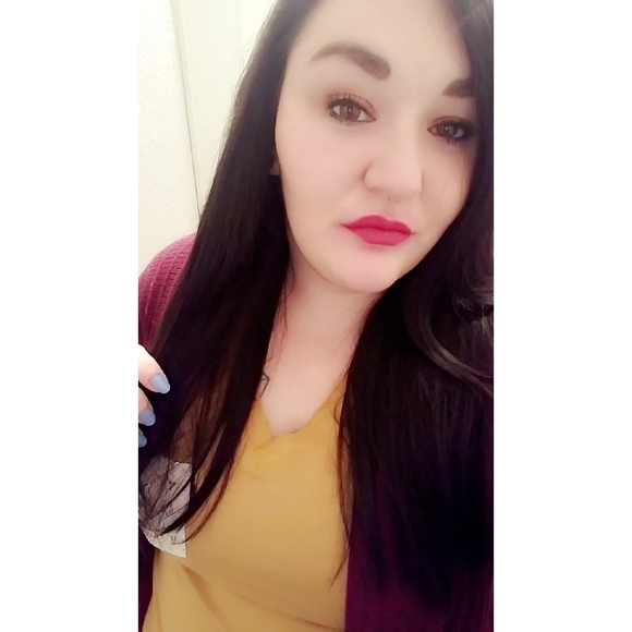 Meet your Posher, Ashlee - Picture 1 of 1